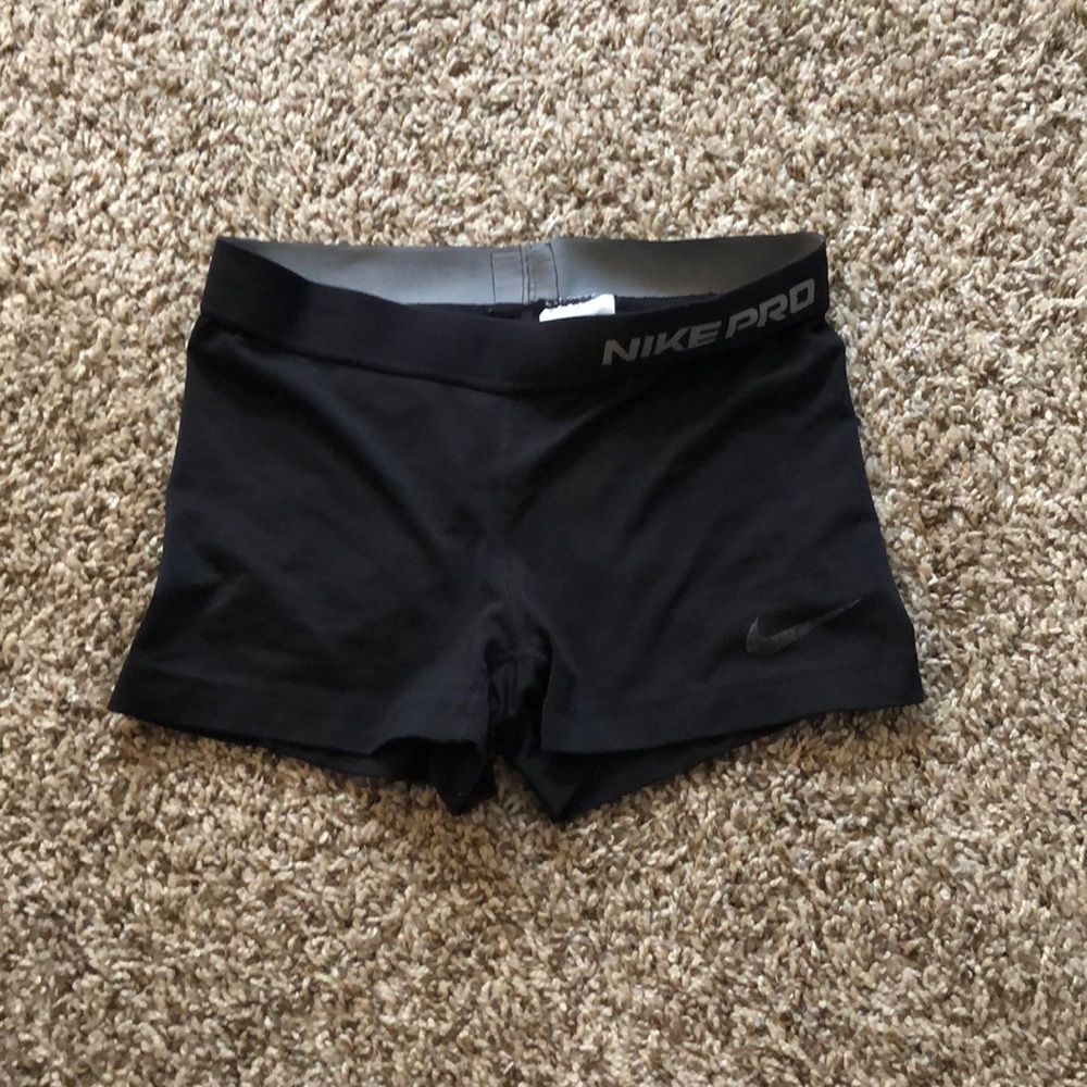 Nike compression shorts - black